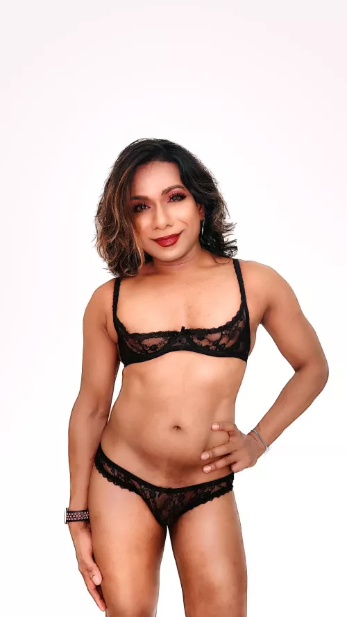 I did my first lingerie studio photo shoot! Do you like my pose?