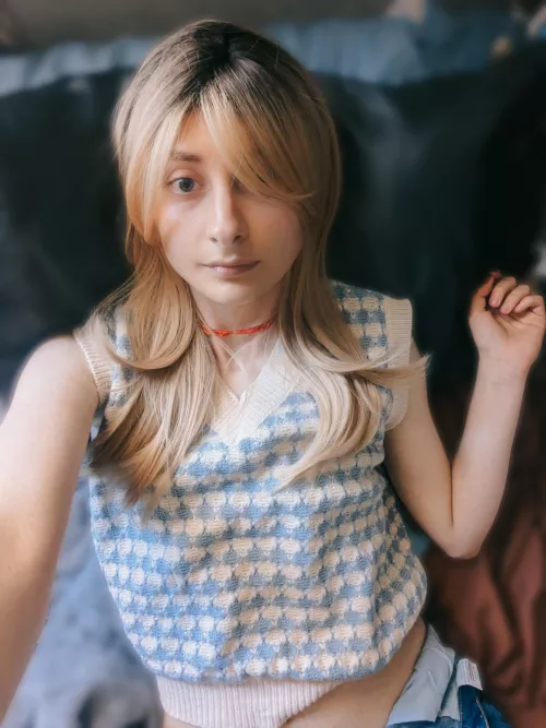 I just figured out i could wear this vest as a top ^-^