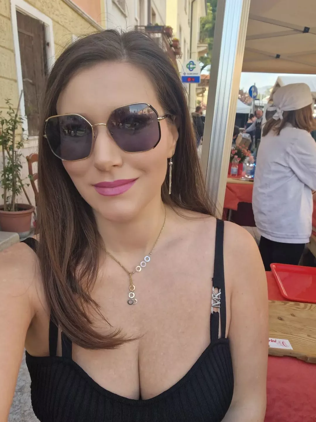 I wanna put my dick between mom's tits