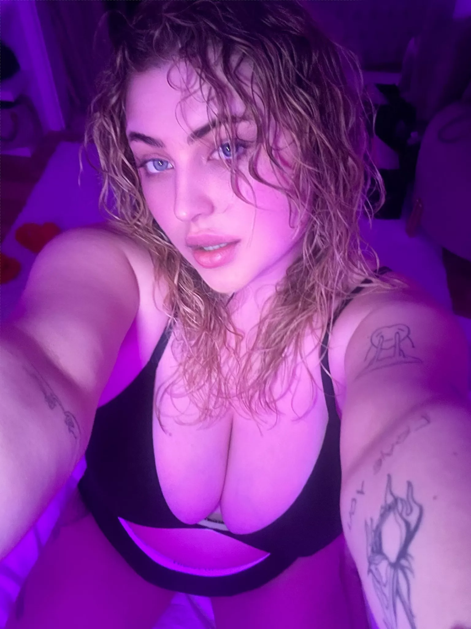 If I sent you a tit pic at work would you throb for me?