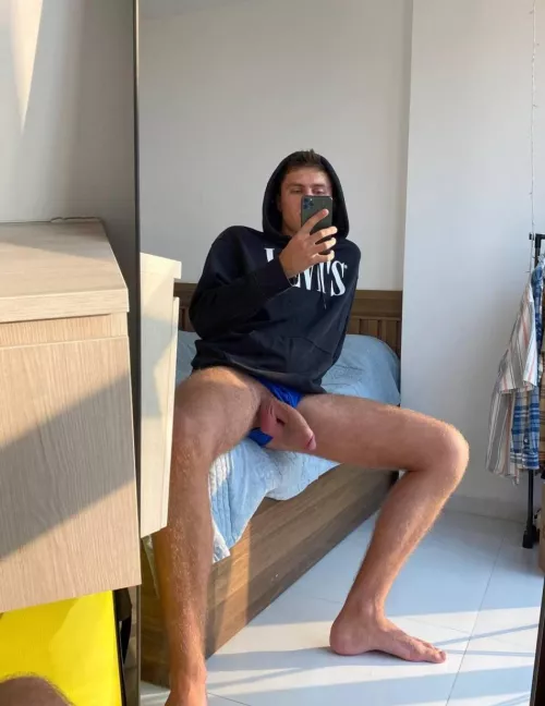 I'm hoping this is the right place for body and my pretty cock