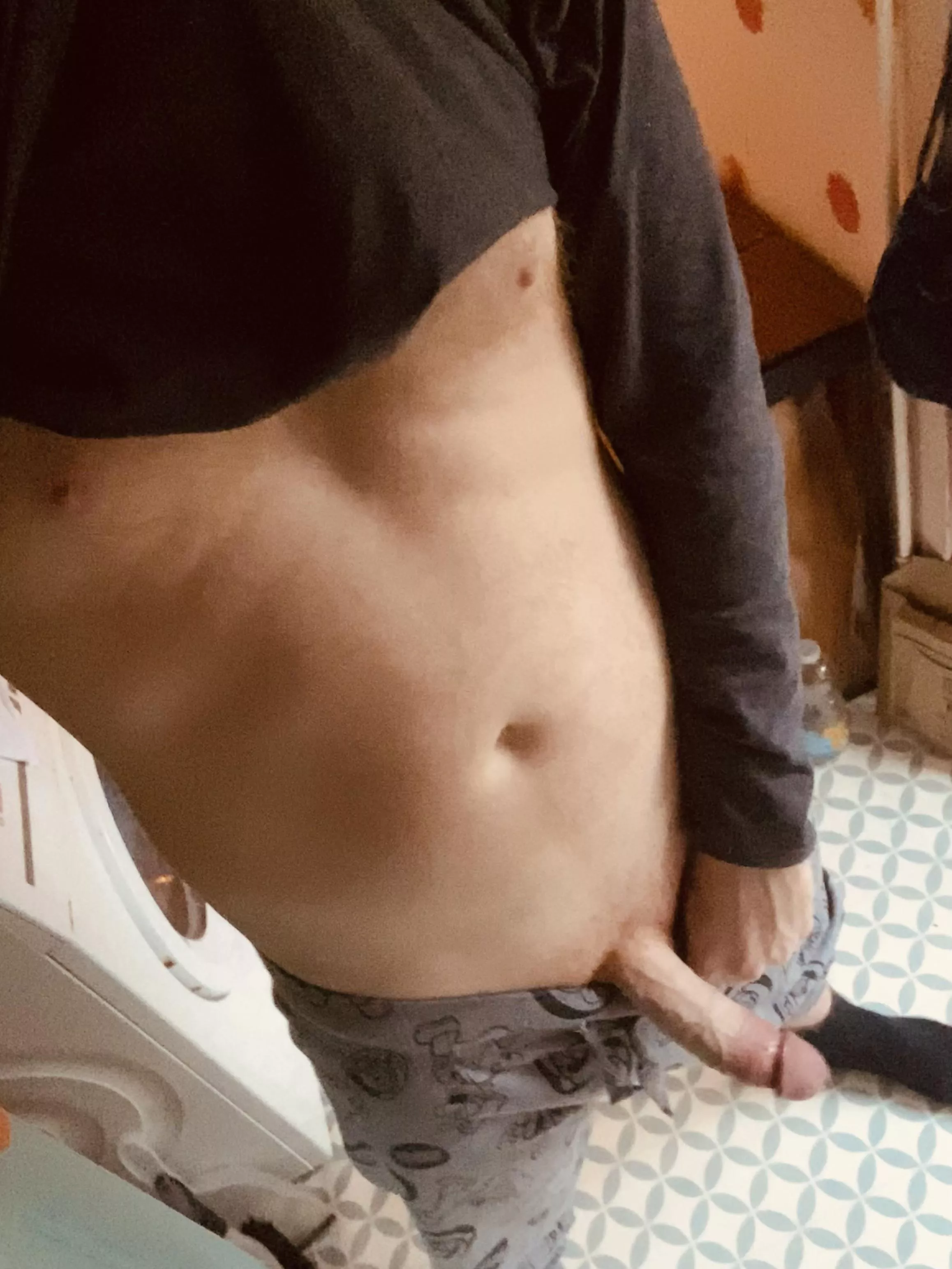 Just a ginger daddy in the kitchen looking for breakfast