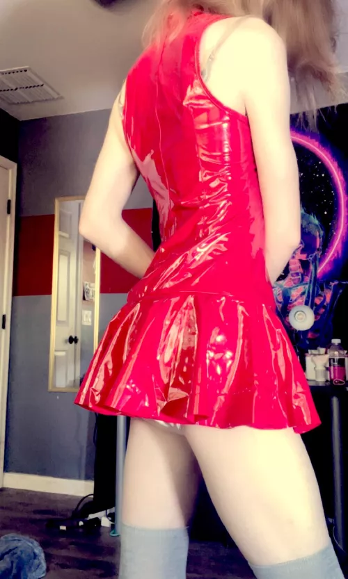 My diaper is just barely hidden I hope I don’t have to bed over for anything