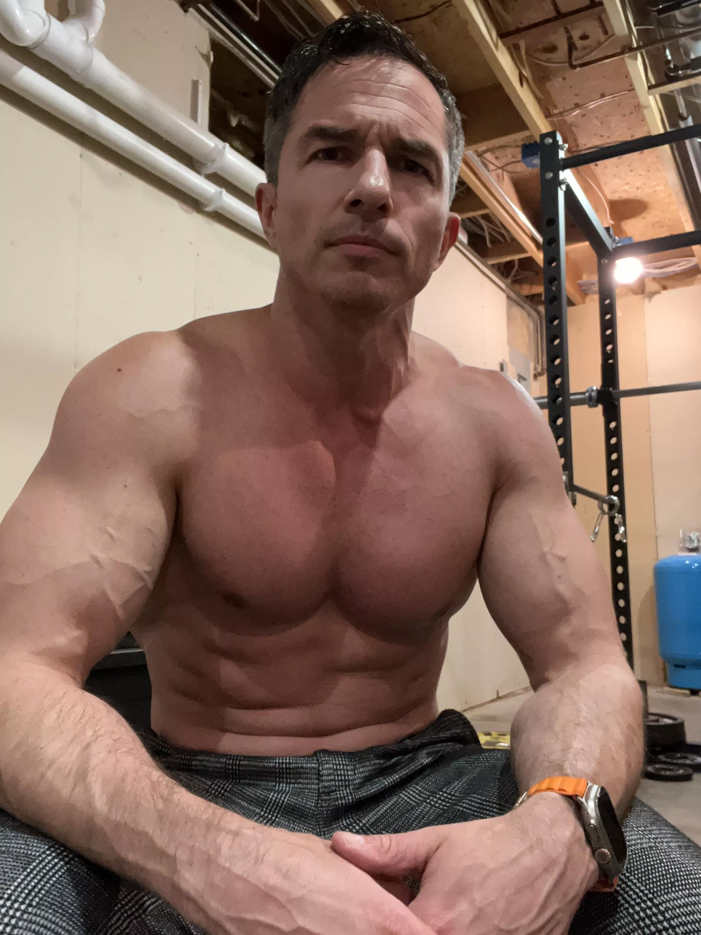 Post workout melancholy. How goes your Thursday? Post workout melancholy. How goes your Thursday?