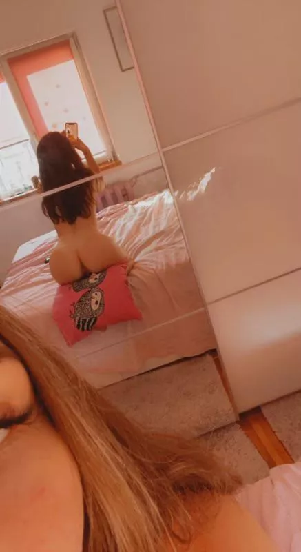 Slap and squeeze or spread and lick?