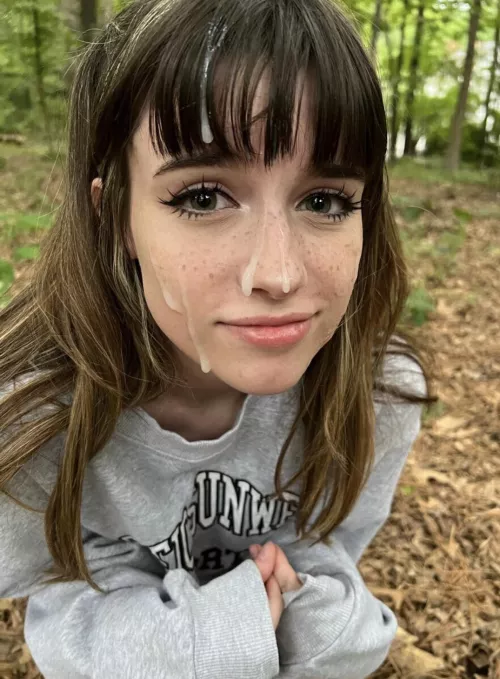 Soogsx cumwalking in a forest