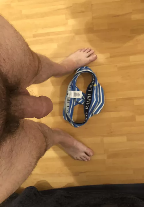 That wonderful Friday feeling when you get back from the office and know you can get away with not wearing underwear again until Monday. Now, who’s joining me? (42)