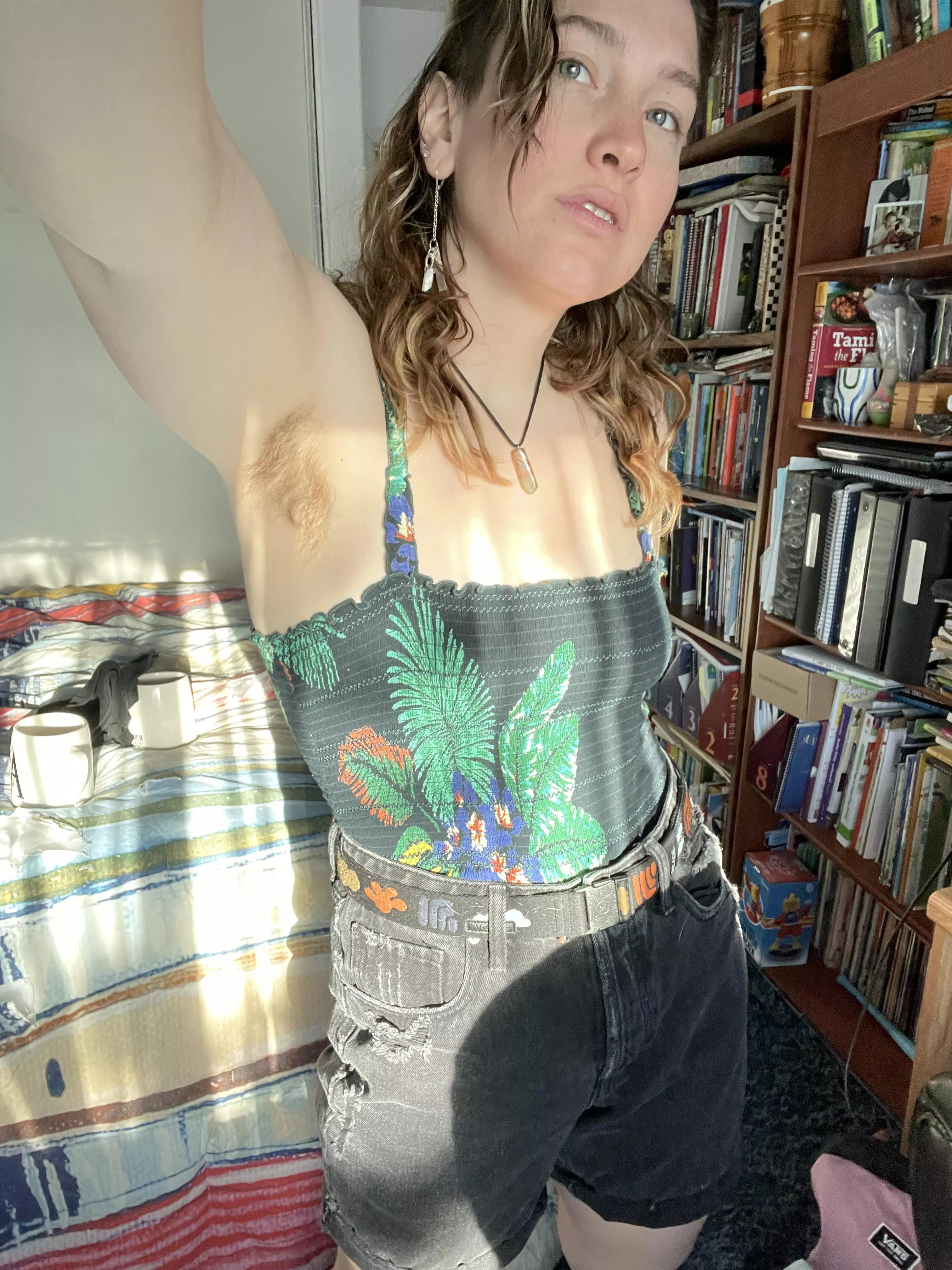 Tropical sweaty hair 💦