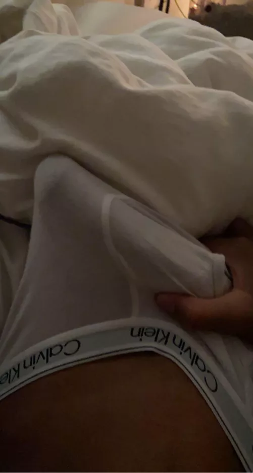 who wants my big highschool dick