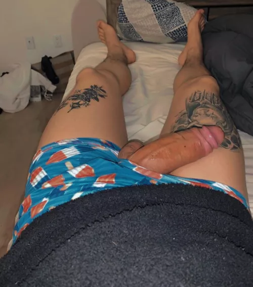 19 hmu for snap ,bottoms and hungs send pics ;)