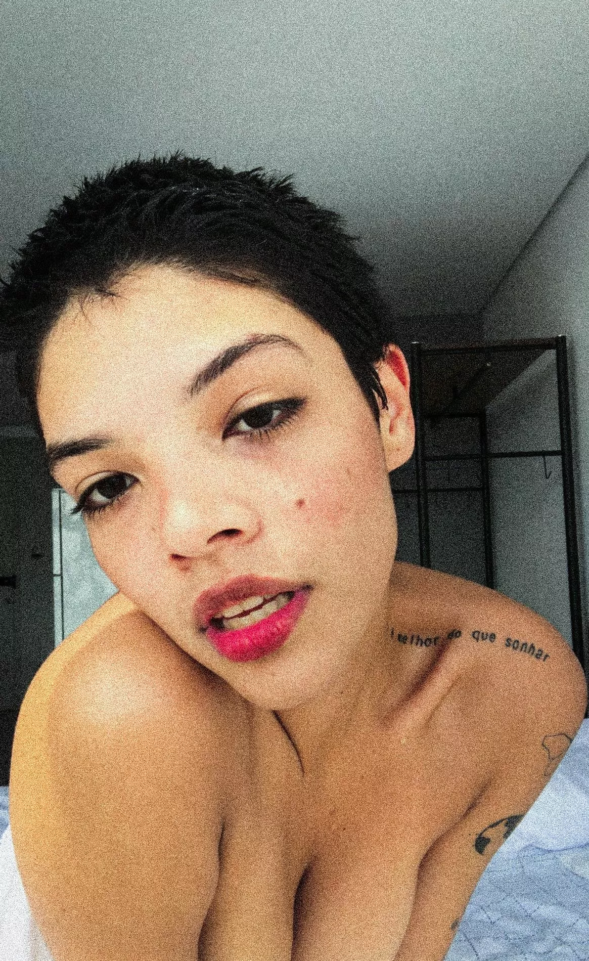 come get me wet and take a shower with me