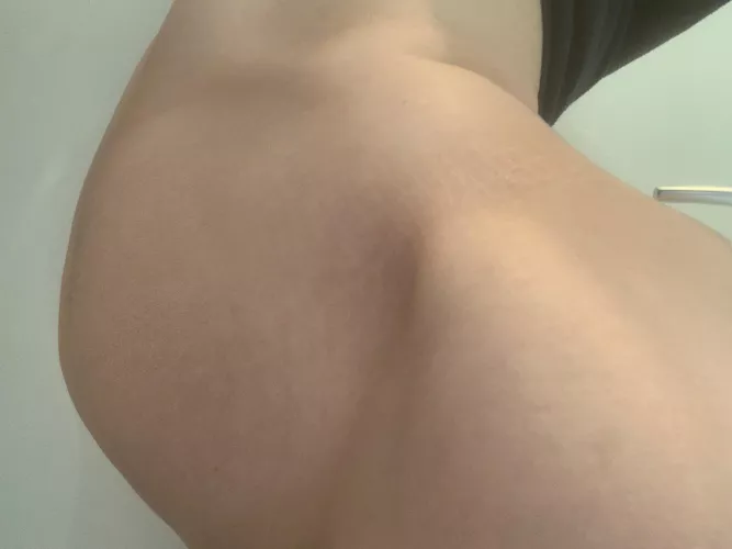 crazy to see how fat i look even with an empty belly now