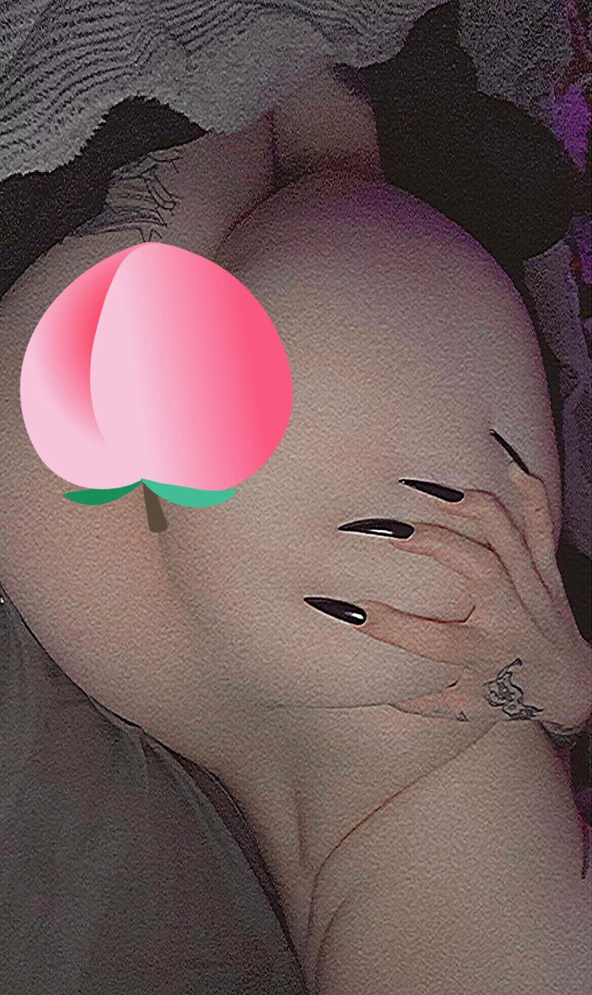 Enjoy my claws for my birthday hehe. Sorry no uncensored Booty though hehe 😉