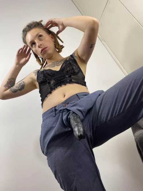 Hey! I just got home from work after a long and exhausting day, I need to relax. You have to treat me like the goddess that I am and adore me 💅🏼 maybe that's how you deserve it. Write me 