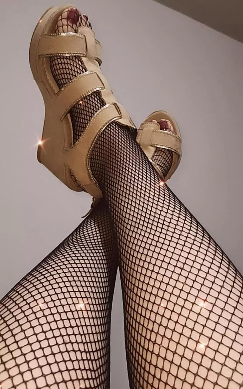 I like to wear pantyhose and heels🤭💖