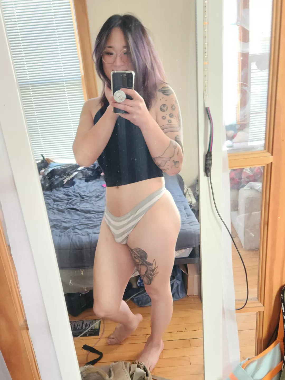 I should clean my mirror >~<