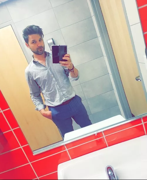 I want someone to play 7 days to die w on pc!!!!