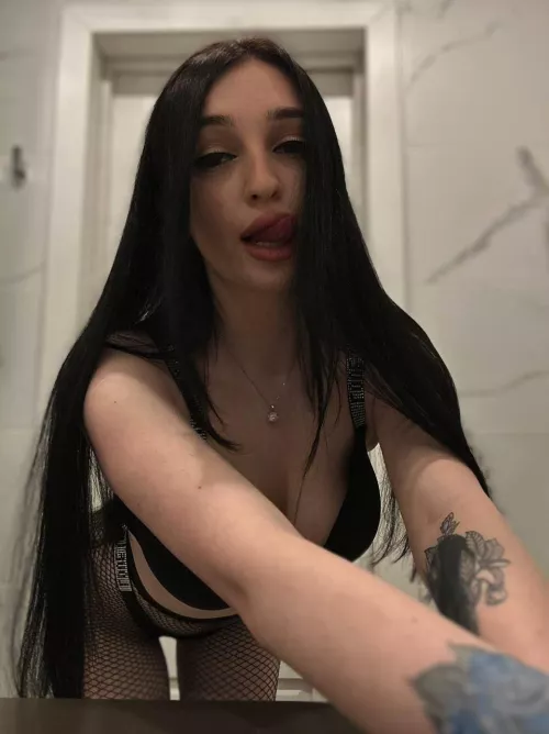 I want you to fuck me in the bathroom now