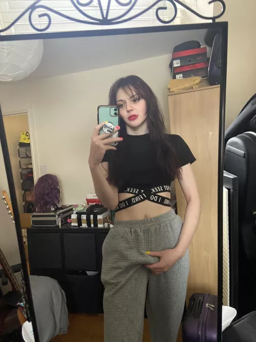 I’d be lying if I said I didn’t wear these sweatpants most days, I hope you don’t mind x