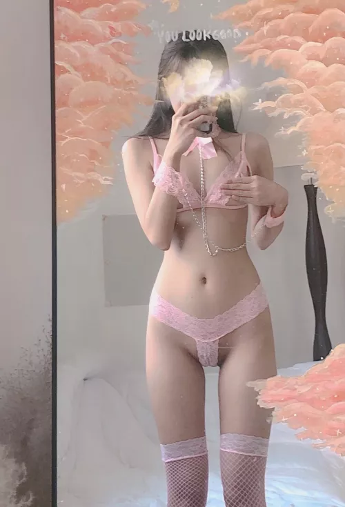 If you think u can lift me up with only one arm 🥺 plss come here!!