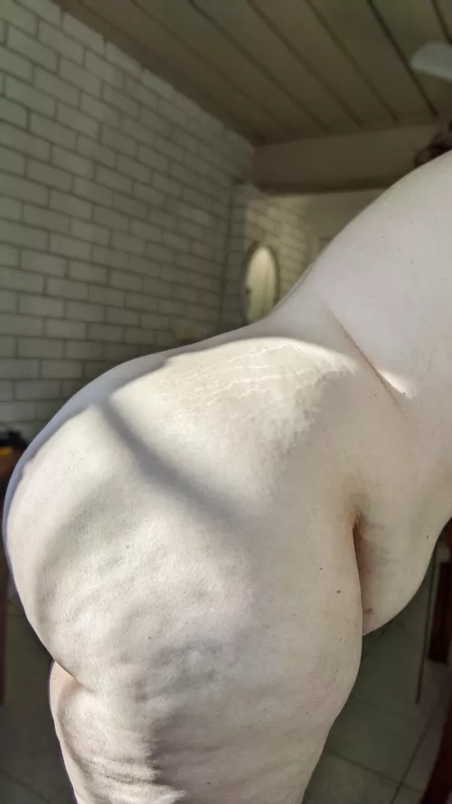 Juicy peach 🍑💕