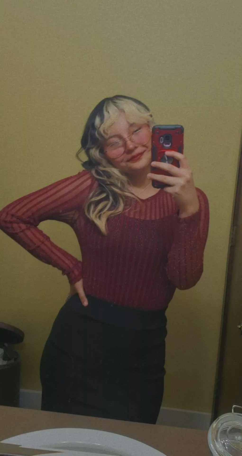 Need somebody to fuck me hard