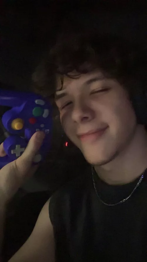 playing some smash😝