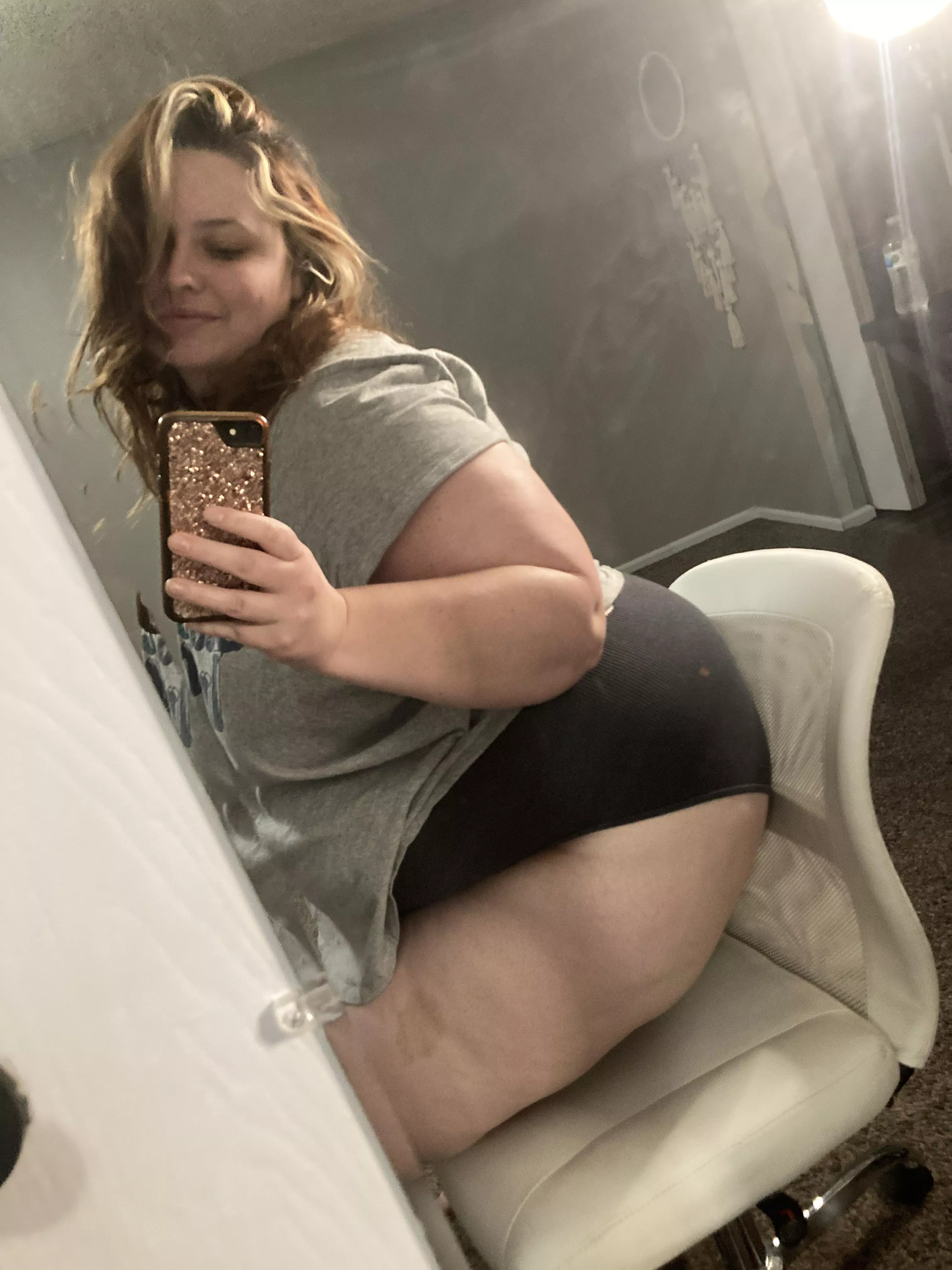 Tshirt and panties kinda day 🥰