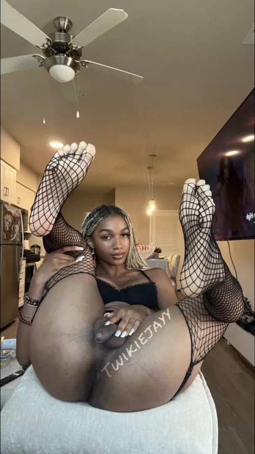 You see me like this when you walk in, whats your next move? 😳😛