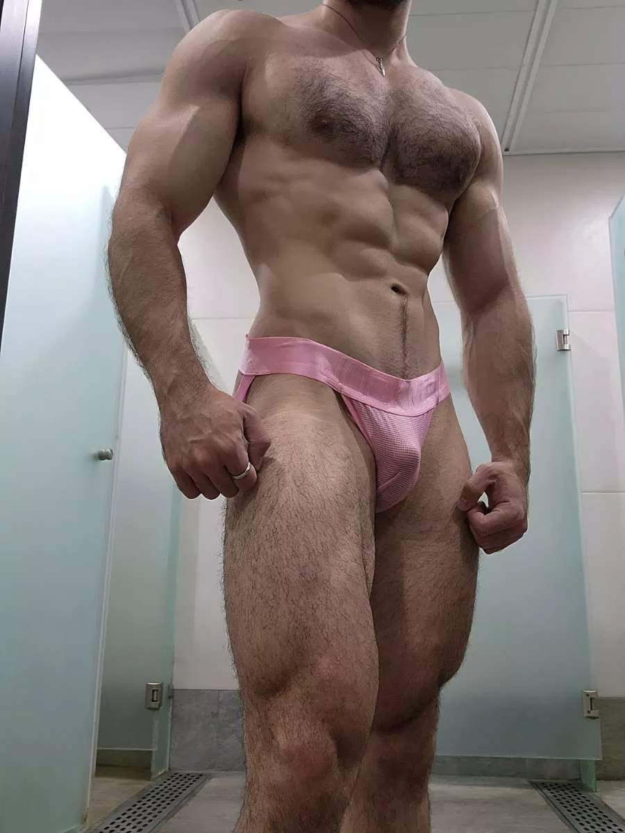 25 Top Daddy looking for big ass pussyboys. only smooth. Jockstrap is a plus. snap chouwi22907