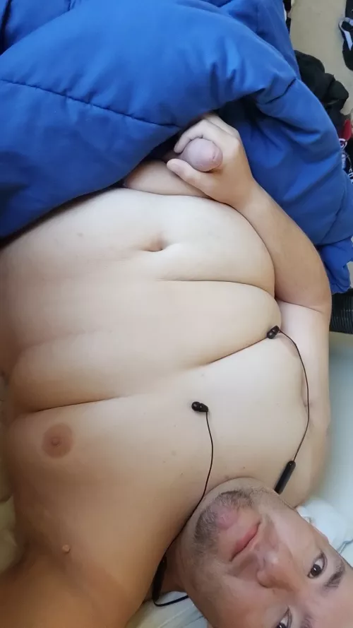 Any ladies want to chat?