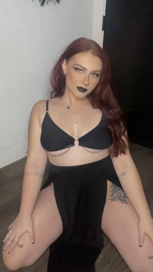 Anyone like goth redheads