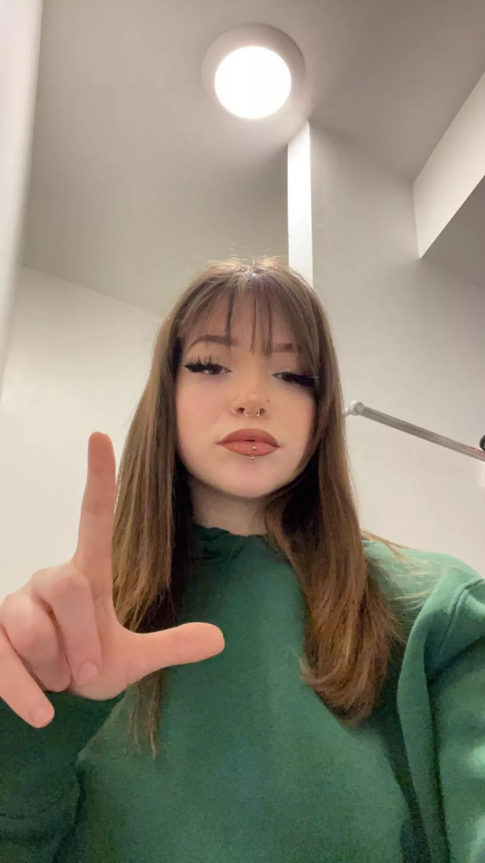 🍤🍤🍤Arrows up if youare below 7 inches and sayyes