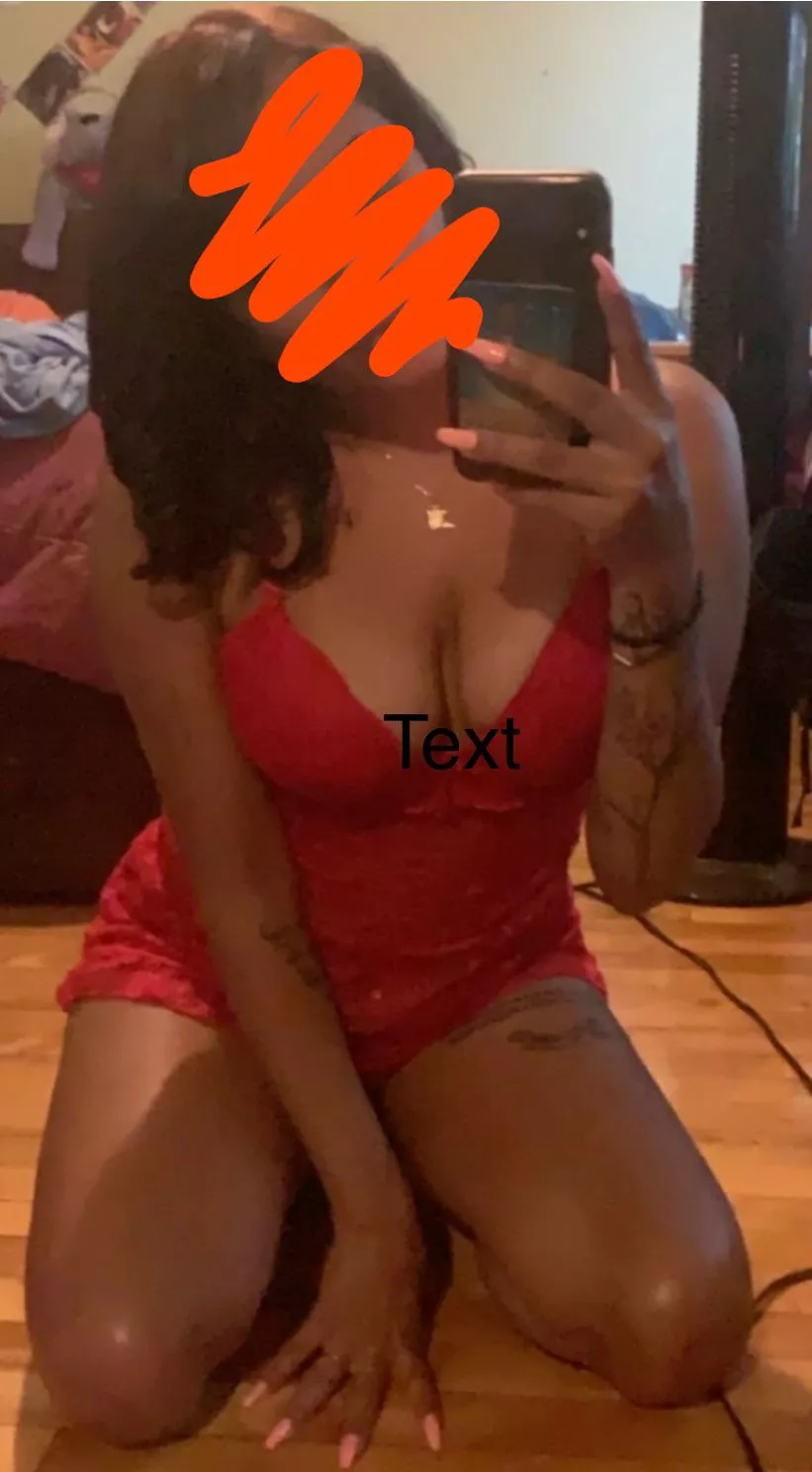 do i look good in red? 🥺