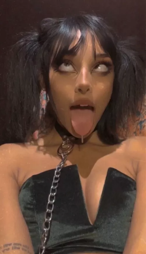 Feeling cheeky tonight hehe 😻