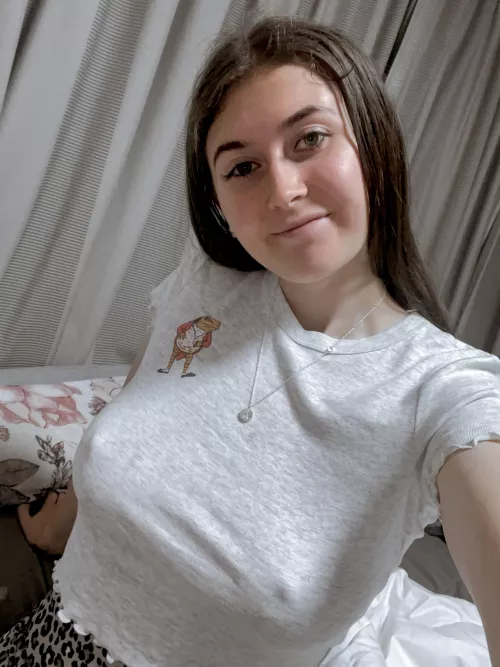 Frilly crop top kinda morning :)