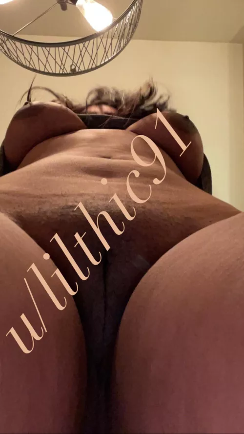 Hey loves, what’s everyone up to today? 💋 I’m bored, help me not be! 🥺