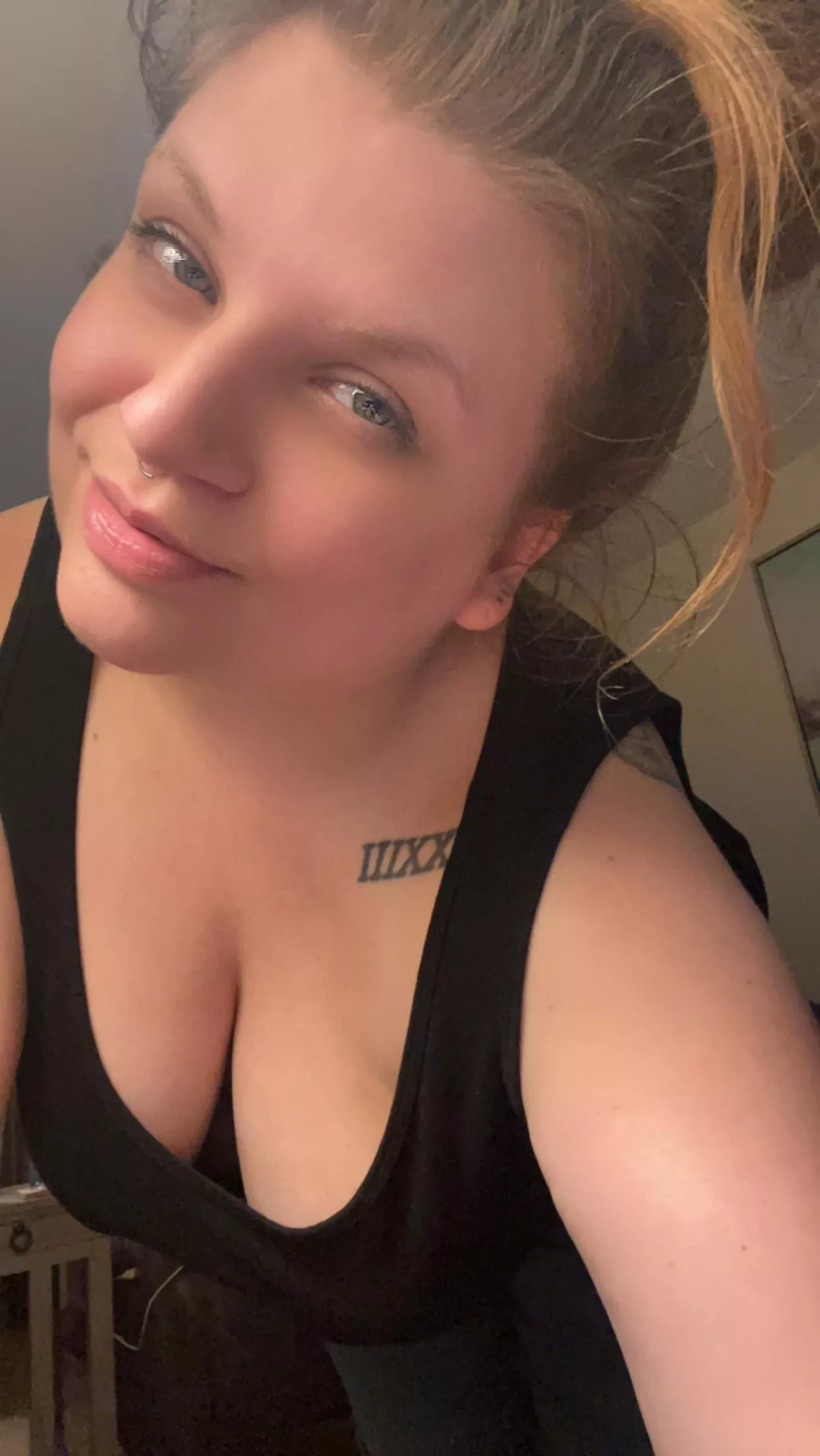 Heyooo!!! I adore wearing tank tops without a bra! ;)