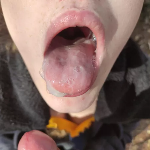I love it when daddy cums in my mouth ❤️