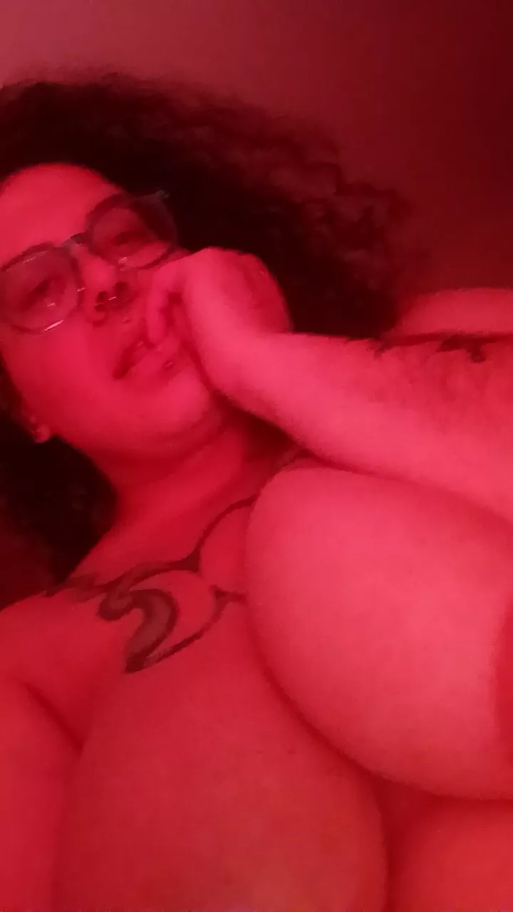 I really need your cuddles papi 💙