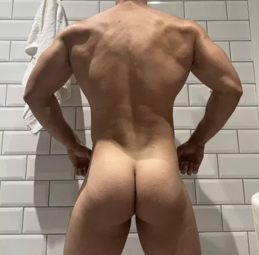 I rub you and you rub me ?