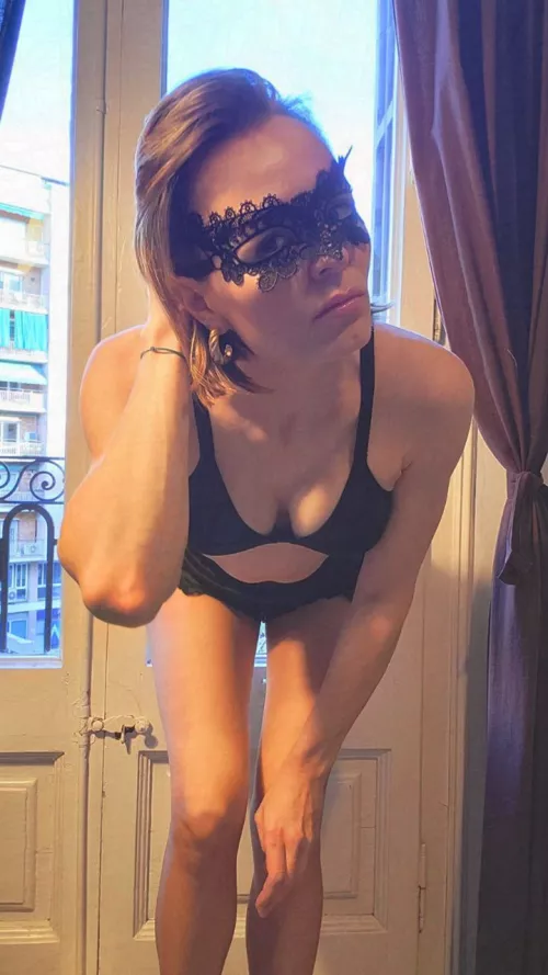 I think I look sexy on this bed