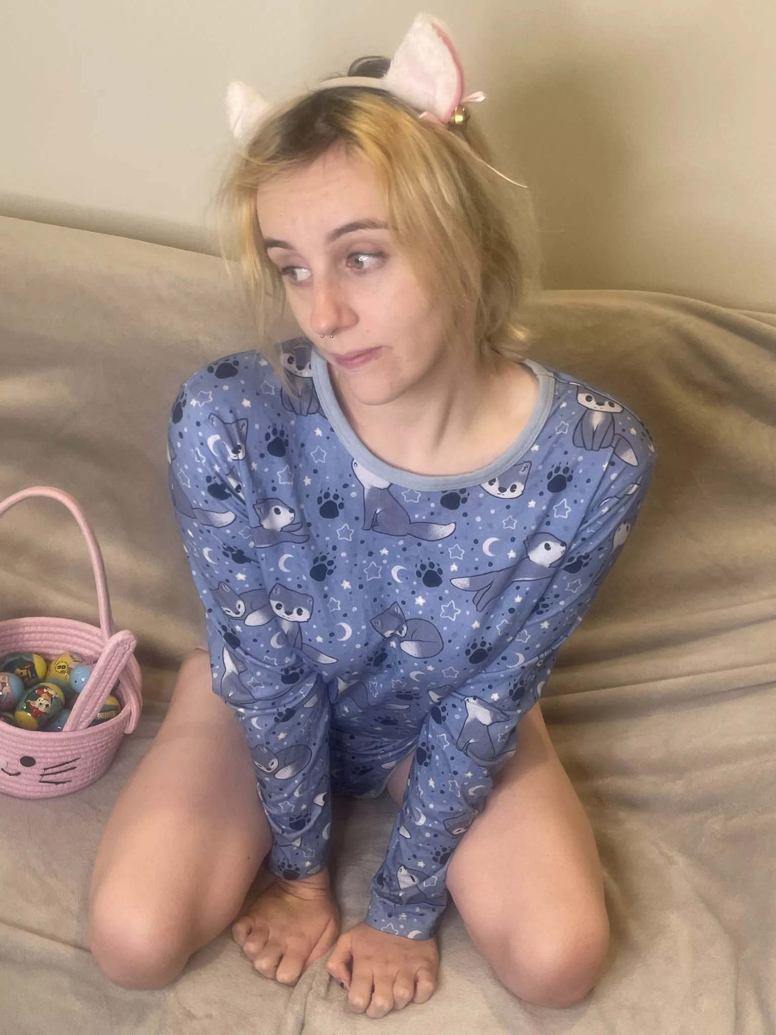 Its been a big day daddy, can you come give me headpats?🌸🍬💕