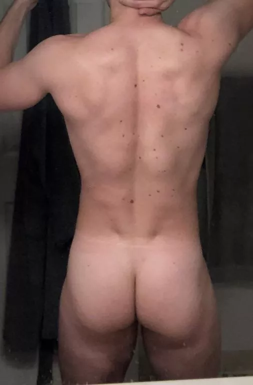 Let me squat you while you sit on my shoulders facing me 😋