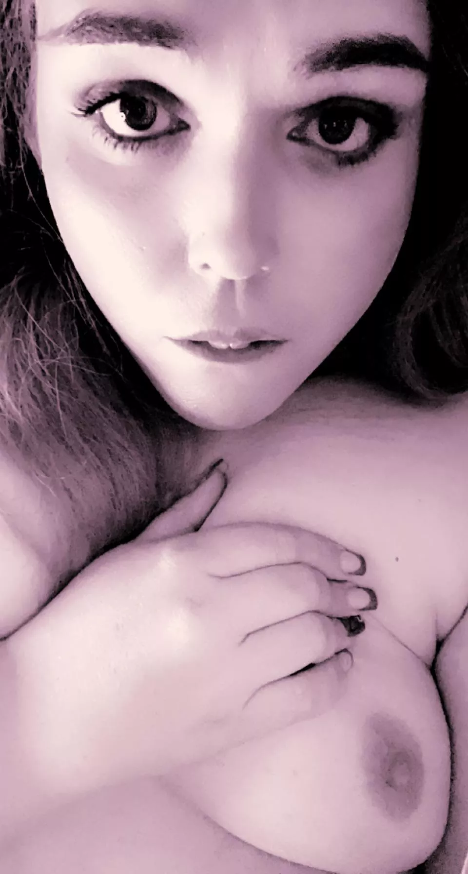 My nipple would love your tongue💖