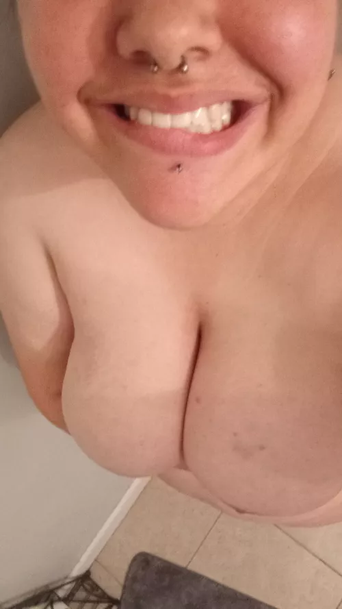 Quick pre shower pic 😉