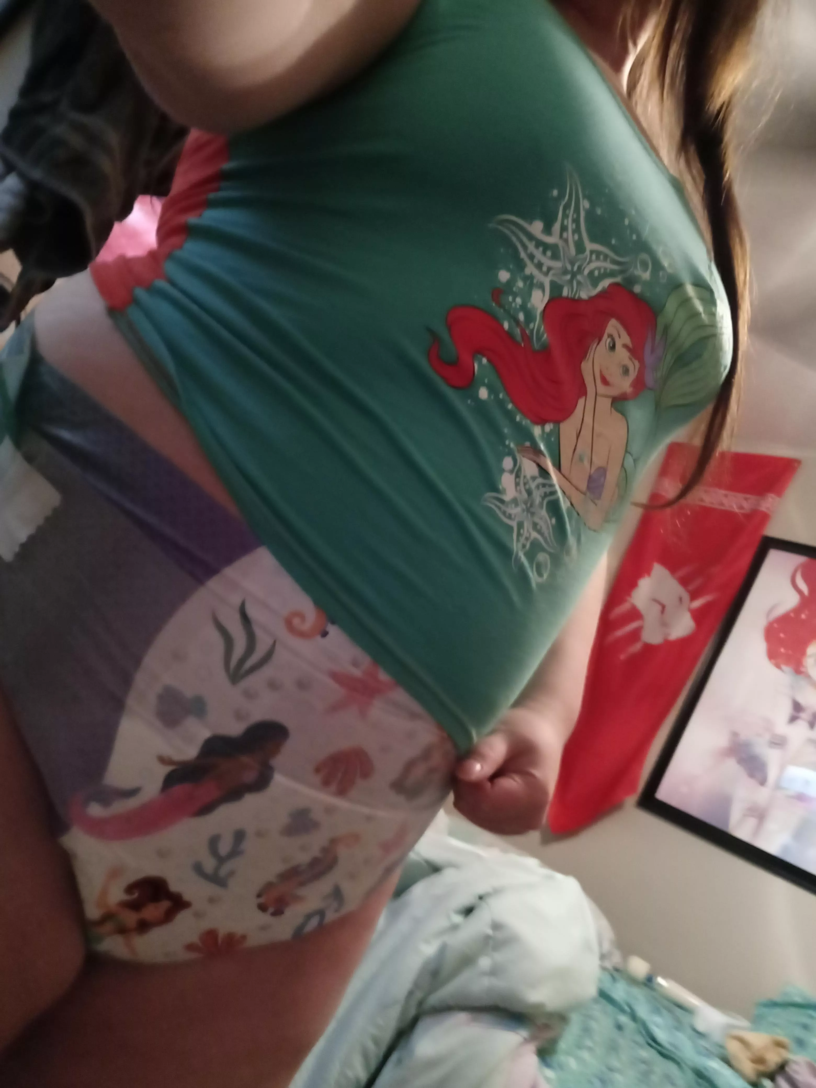 rainy day so im stuck inside playing <3