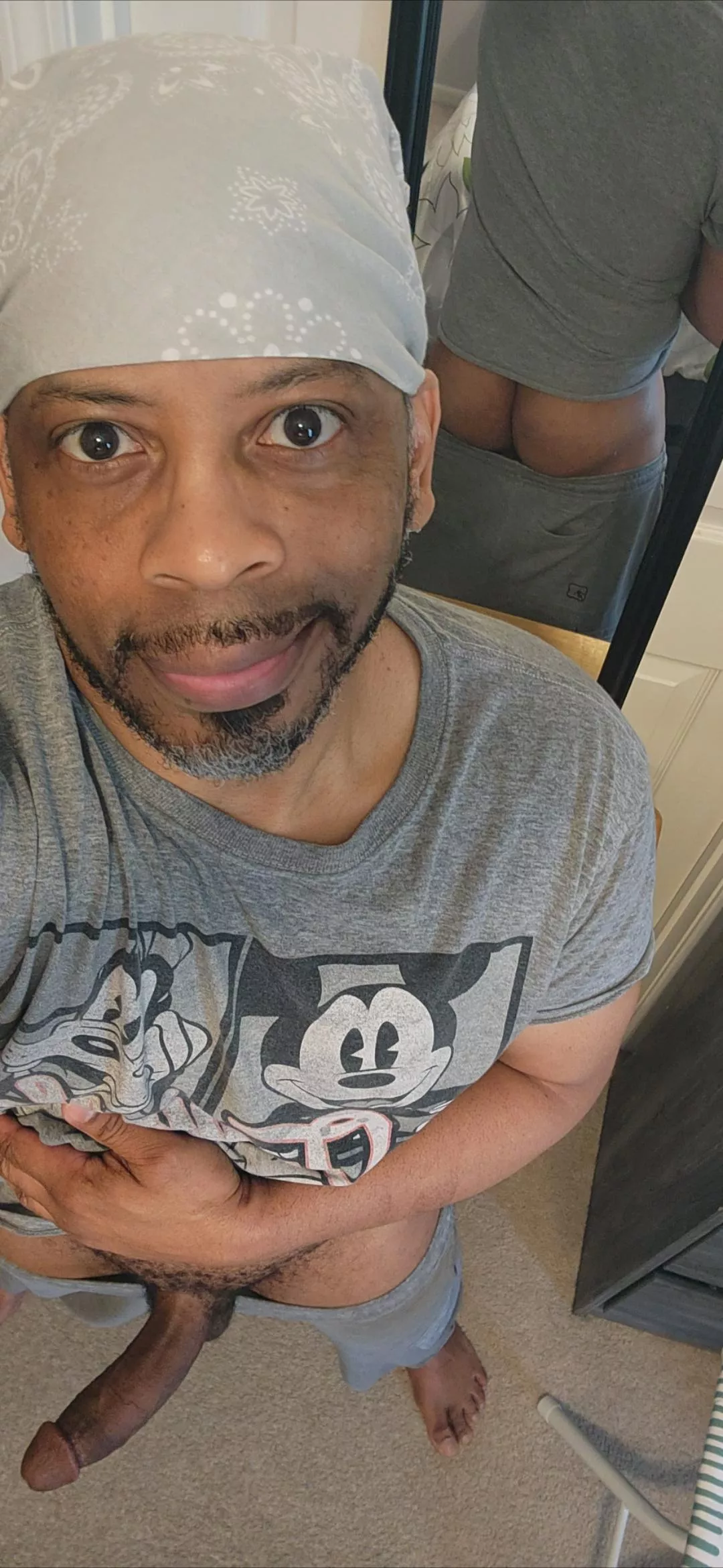 Want to throat all of me while grabbing those cheeks? (51)