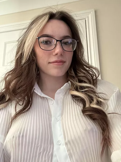 What did you notice first in this pic be honest