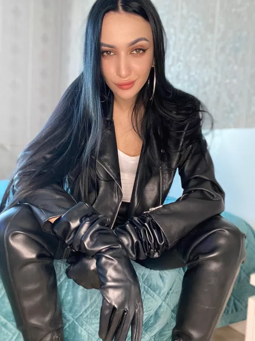 What do you see in my eyes?😈🔥